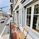 Newly Furnished Beautiful Old Building Apartment In The Center With Apple Tv O1